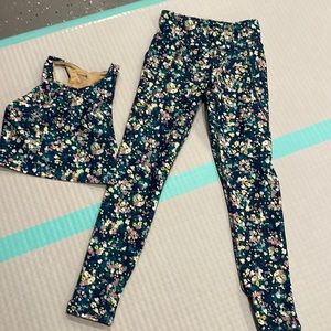 Old Navy powersoft active flower set